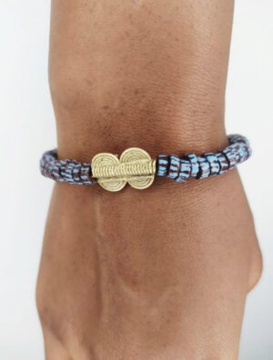 Bracelet en perles du Ghana et bijoux en bronzeInShot 20220909 231927534 copie