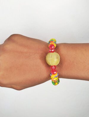 Bracelet en perles du Ghana et bijoux en bronze
