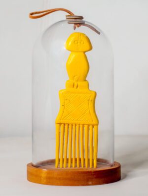 Kisanola ( Peigne sous cloche)